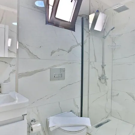 2 Bedroom 2480 *